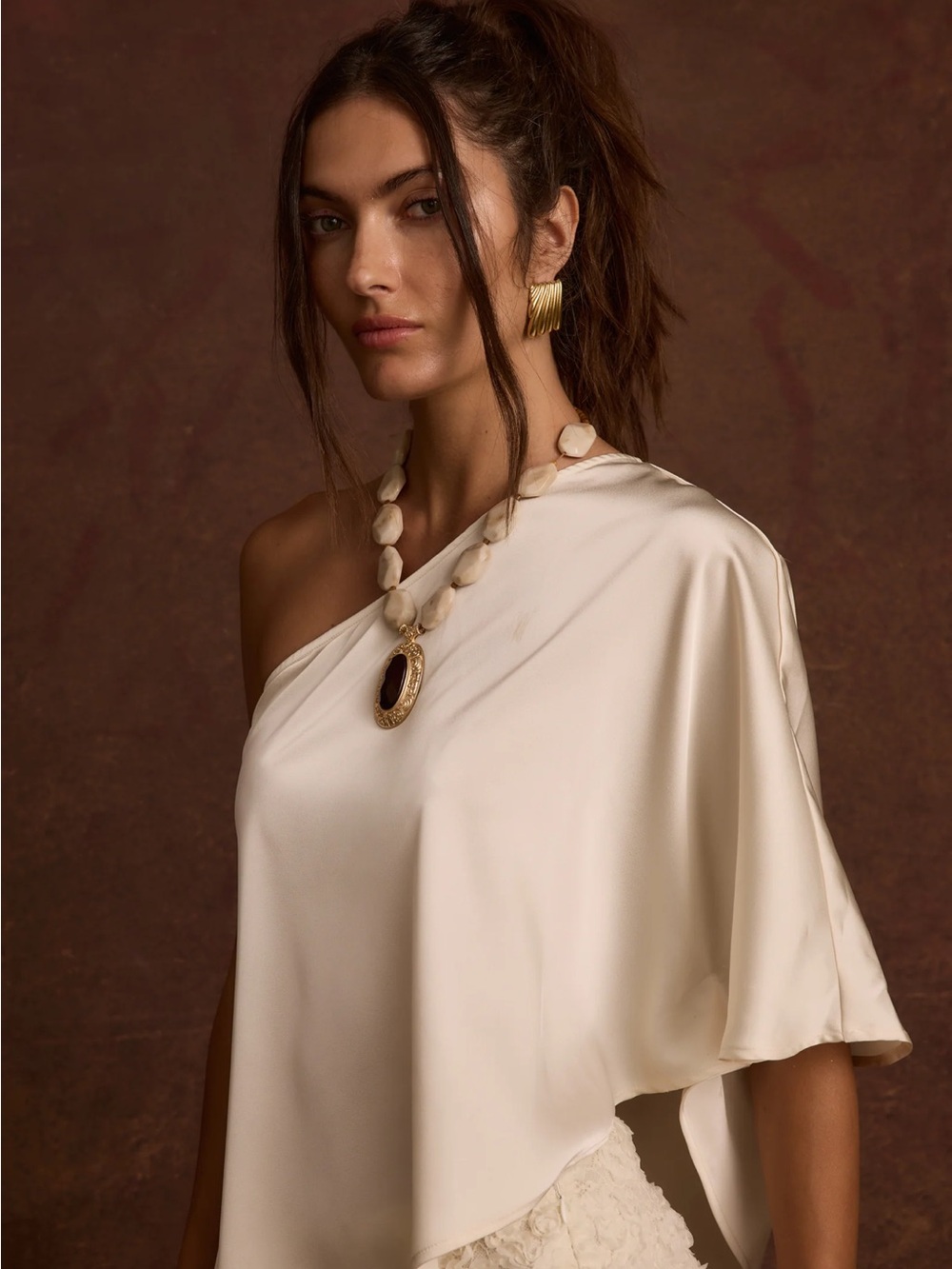 12th Tribe Anya Ivory One Shoulder Asymmetric Top - Picture 6 of 13